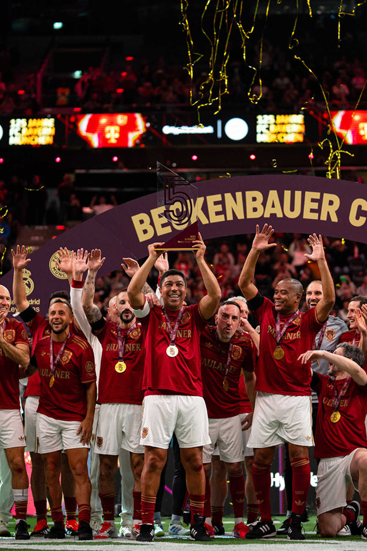 レア！フランス製　 サッカーシューズBeckenbauer Cup FC Bayern Legends win the Beckenbauer Cup